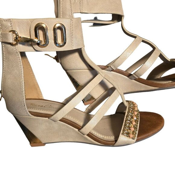 Torta Caliente Womens Strappy Beige Wedge Sandals Size 6.5M With Gold Embellishm - Picture 1 of 8